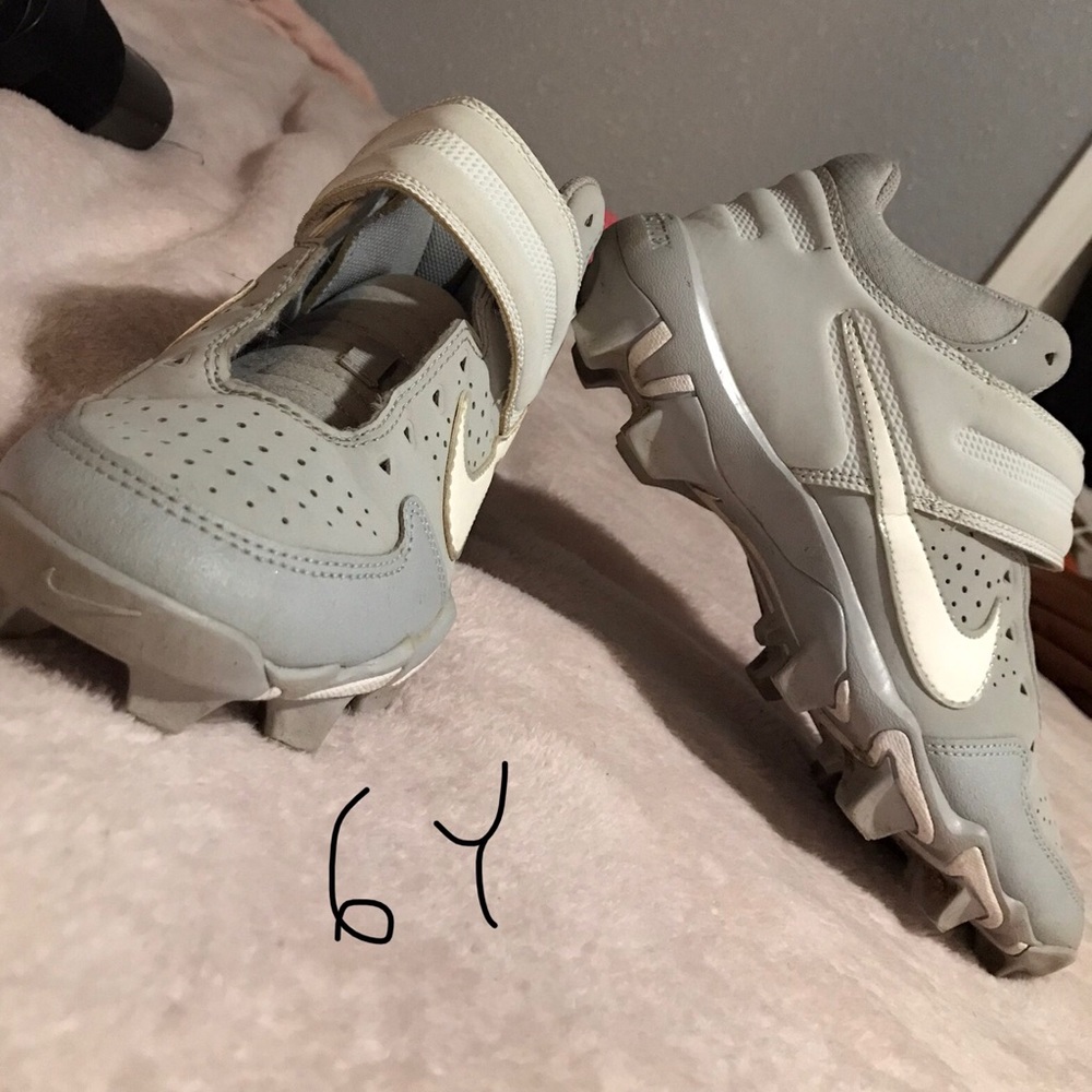Youth Cleats fits woman’s 6.5
